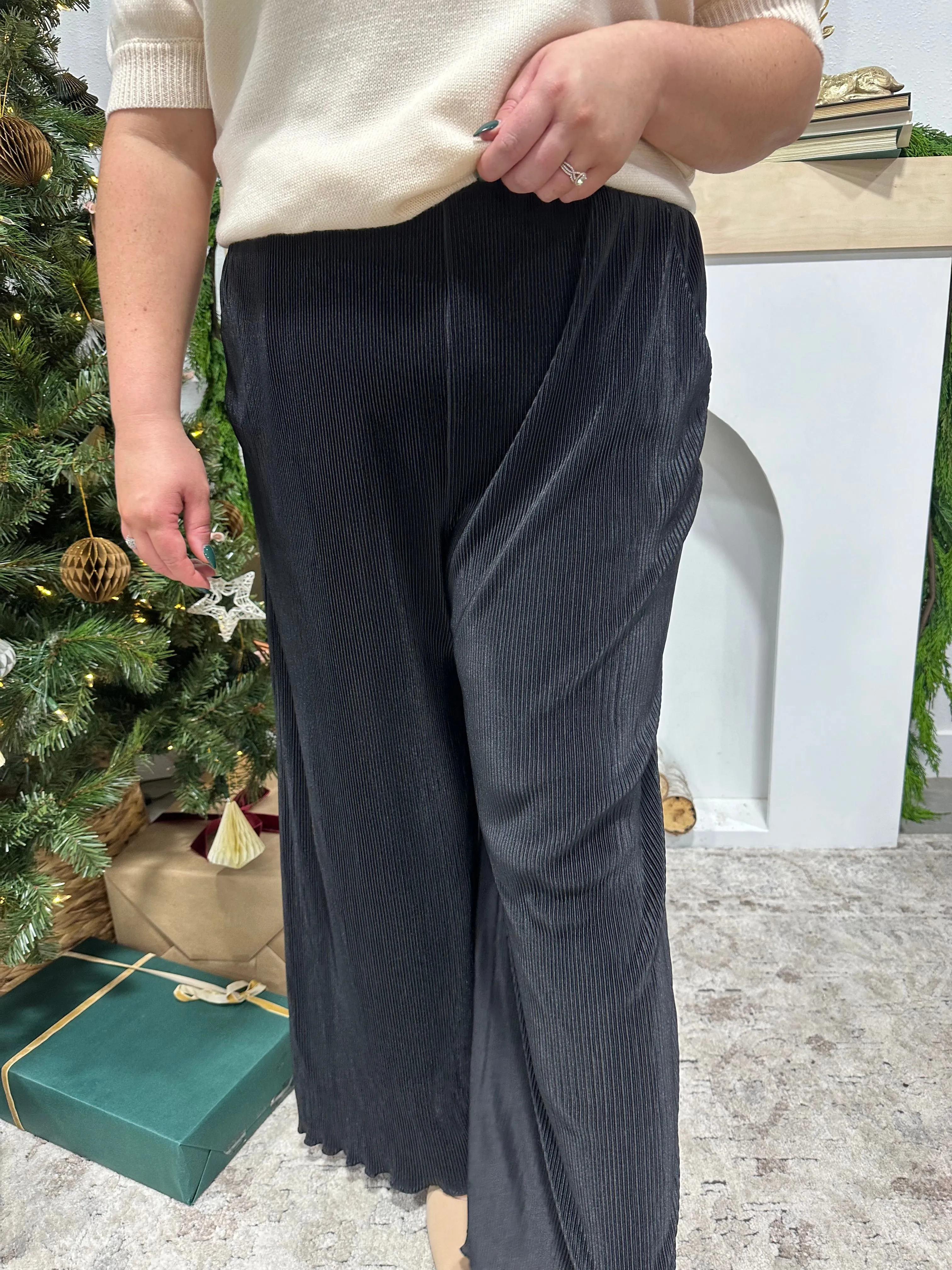 (Curvy) Pretty in Plisse Pants